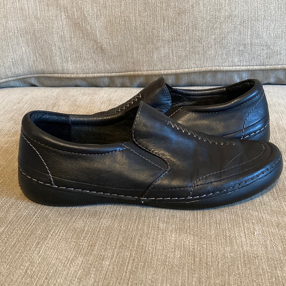 Vionic Addison Womens Leather Slip-On's loafers flats cushioned size 7.5 career